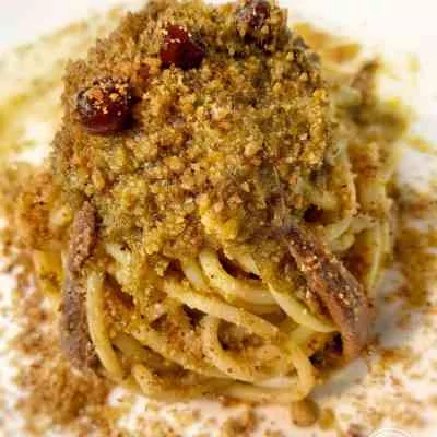 spaghetti acciughe e muddica